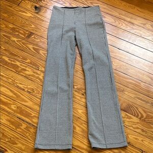 Lysee Boot cut seemed pants. Size Small